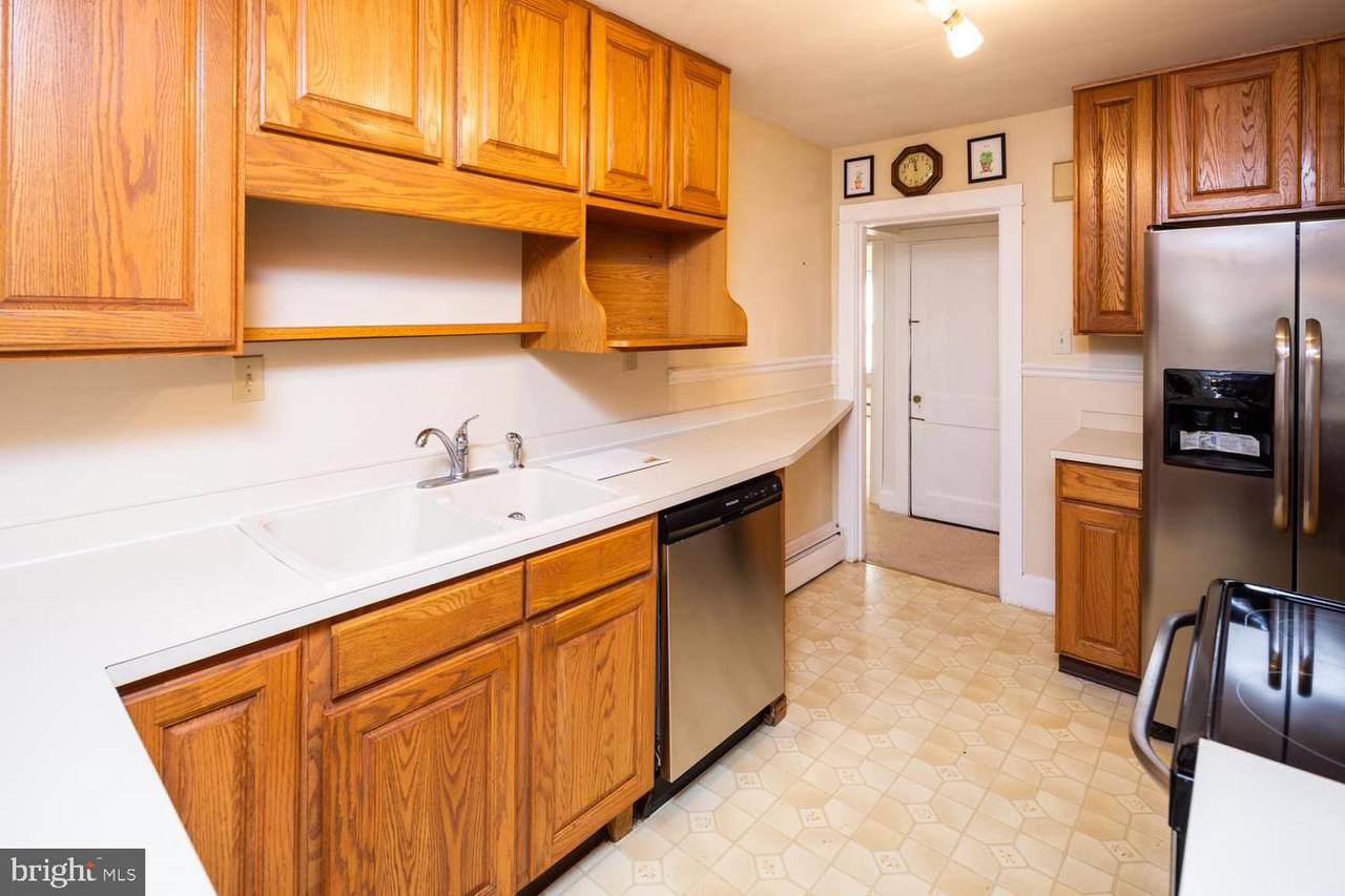 21 Roosevelt Avenue - Photo 1