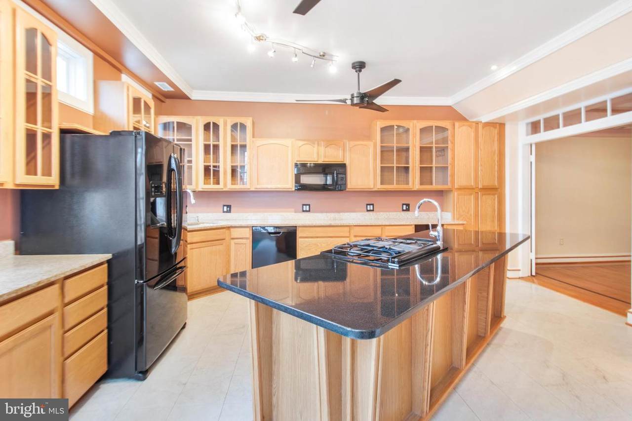 3225 Warder Street - Photo 1