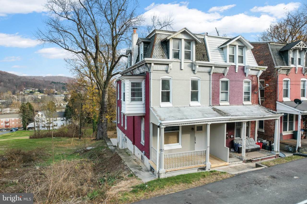 3101 Perkiomen Avenue - Photo 1
