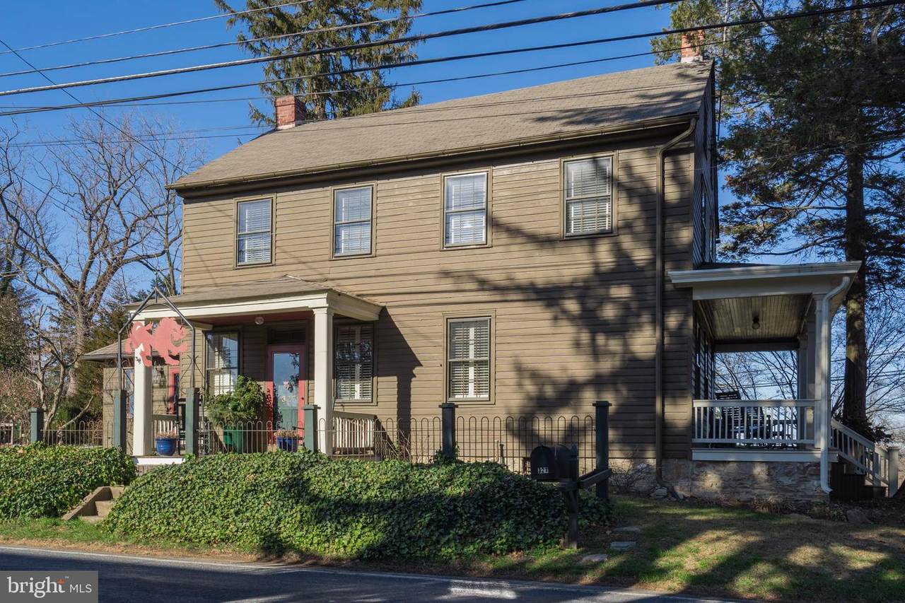 327 Street Road - Photo 1