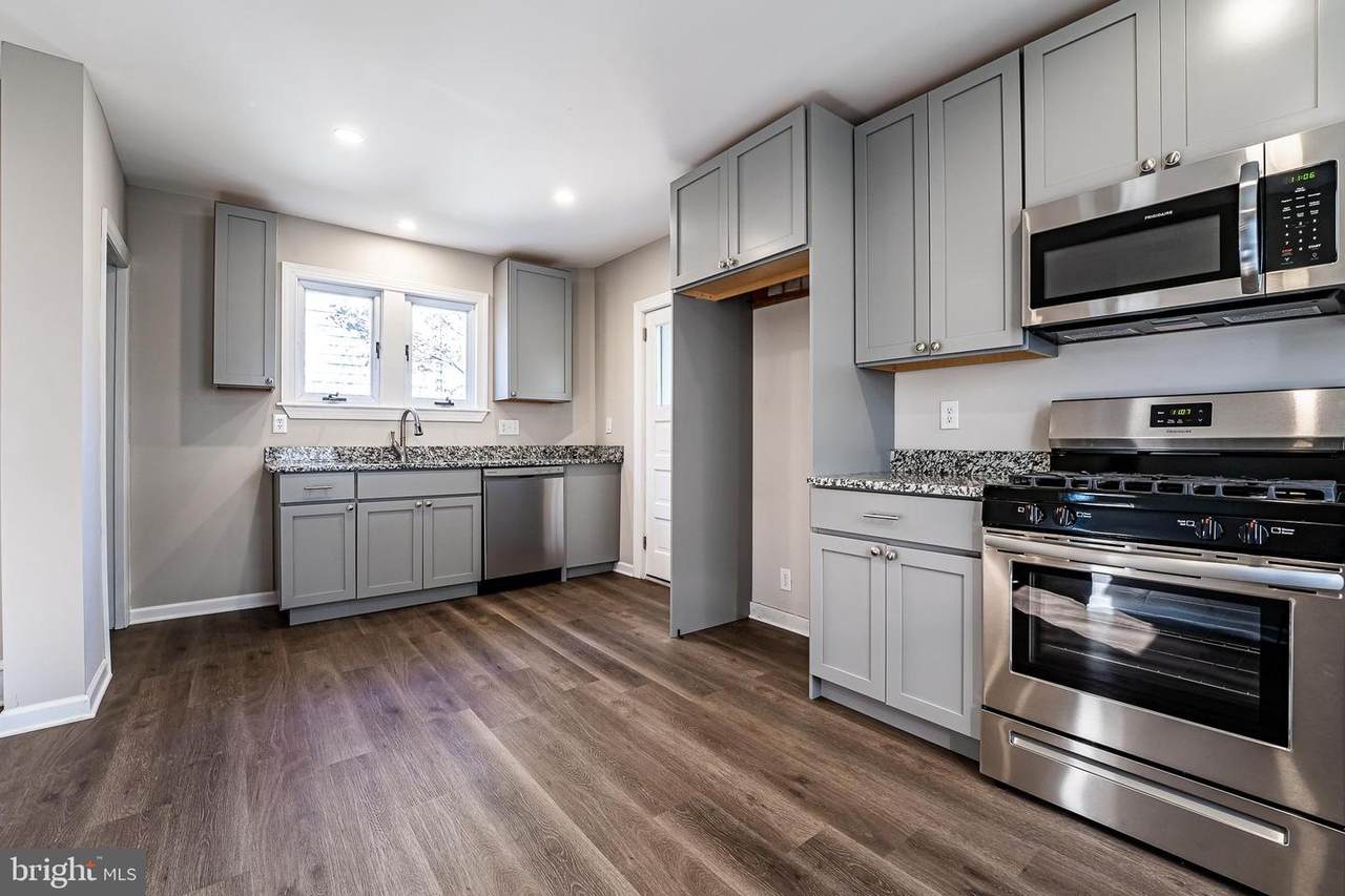 1833 Fairview Avenue - Photo 1