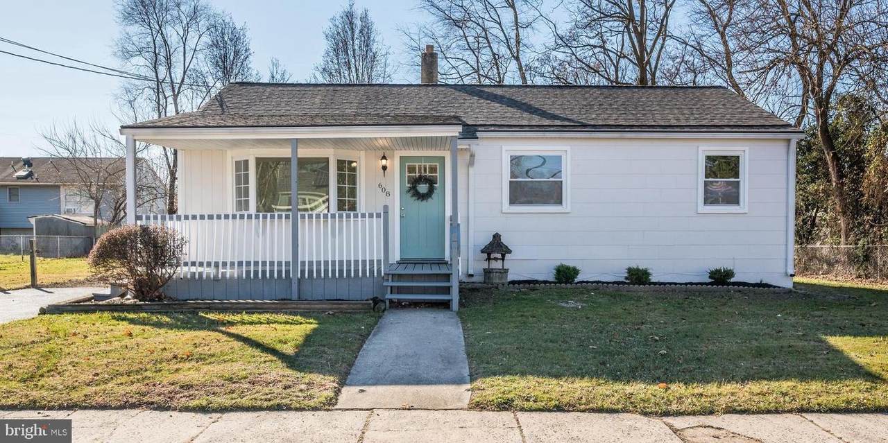 608 6TH Avenue - Photo 1
