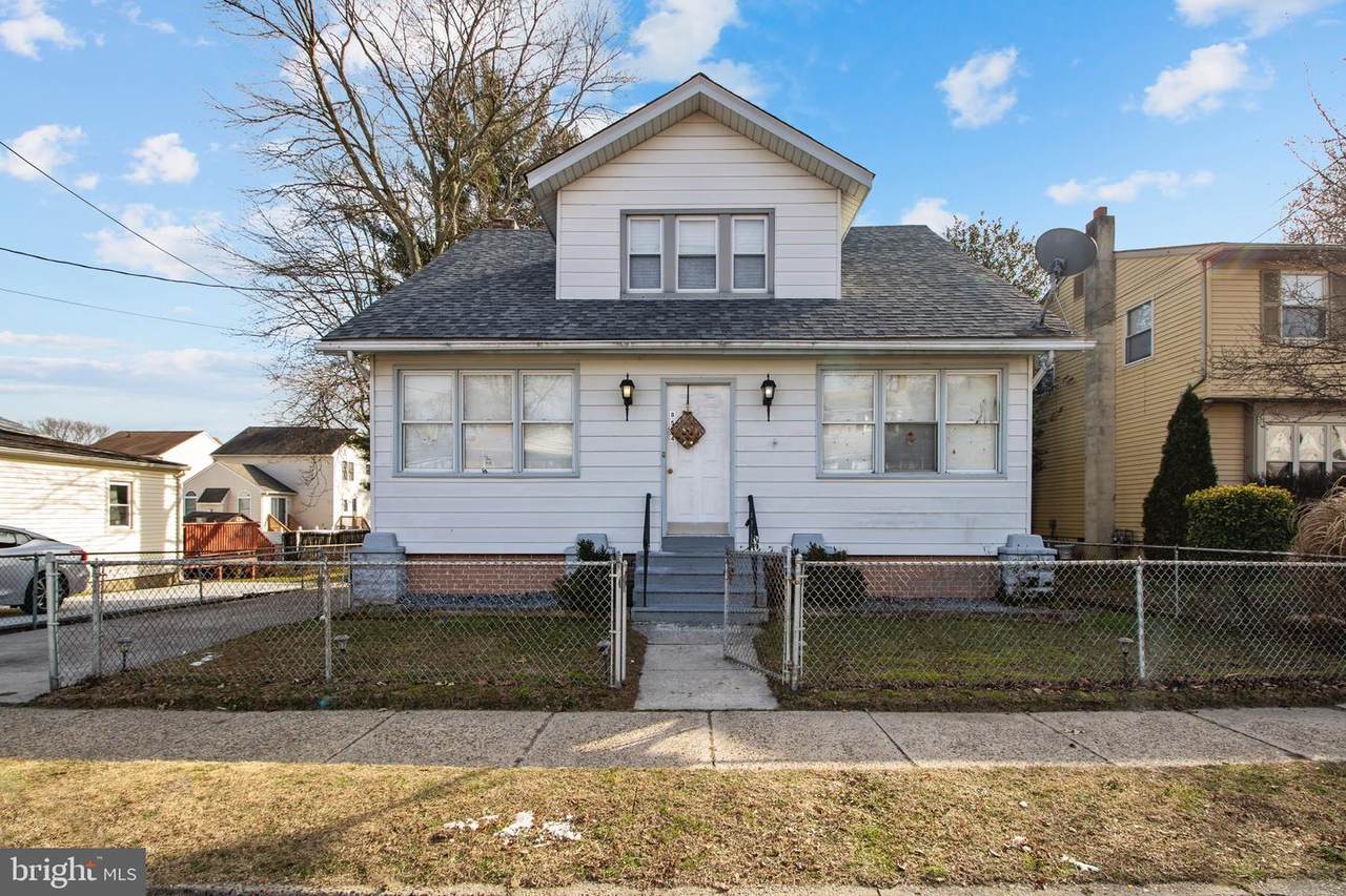8554 Stockton - Photo 1