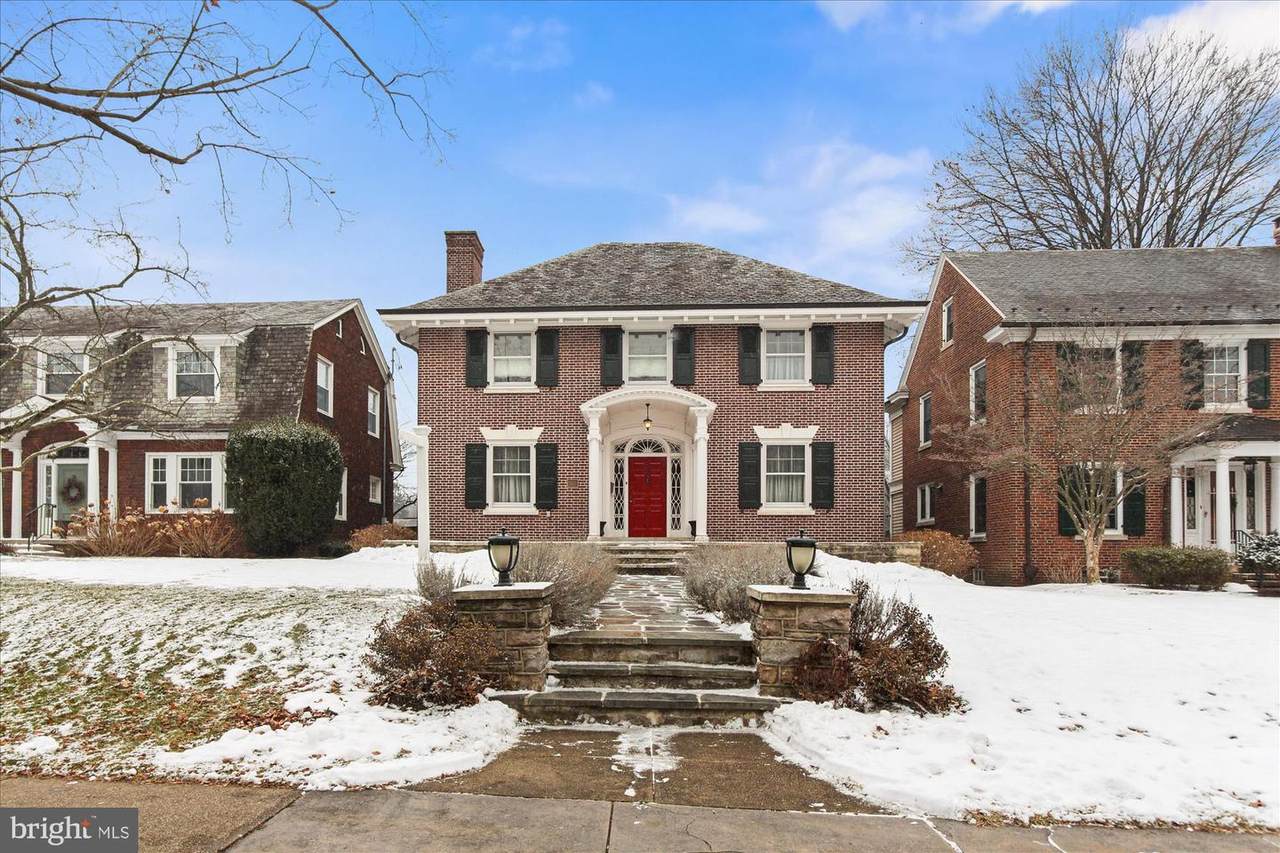 146 Springettsbury Avenue - Photo 1