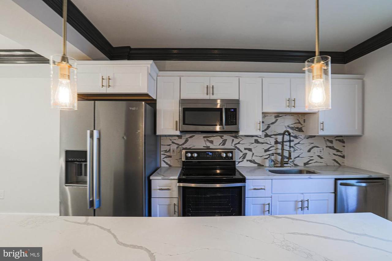 1107 Carey Street - Photo 1