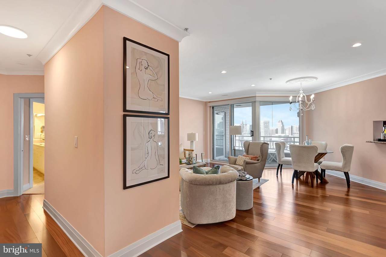 100 Harborview Drive - Photo 1