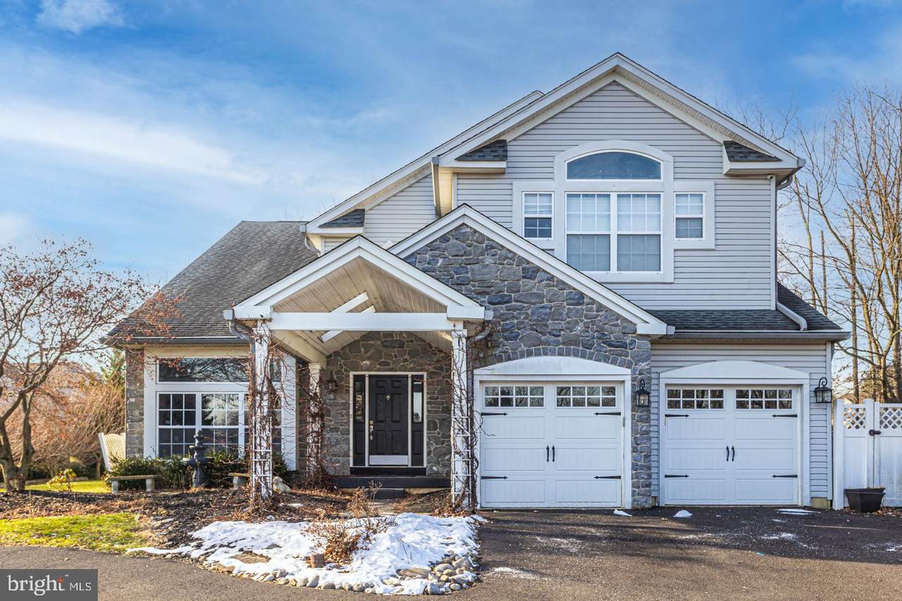 2241 Forest Glen Drive - Photo 1