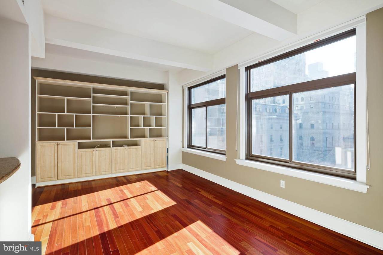 1500 Chestnut Street - Photo 1