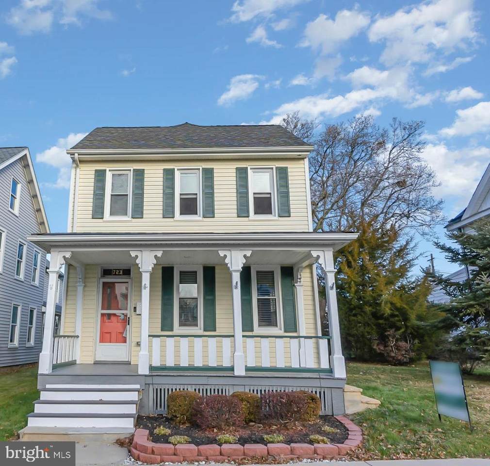 723 Ontario Street - Photo 1