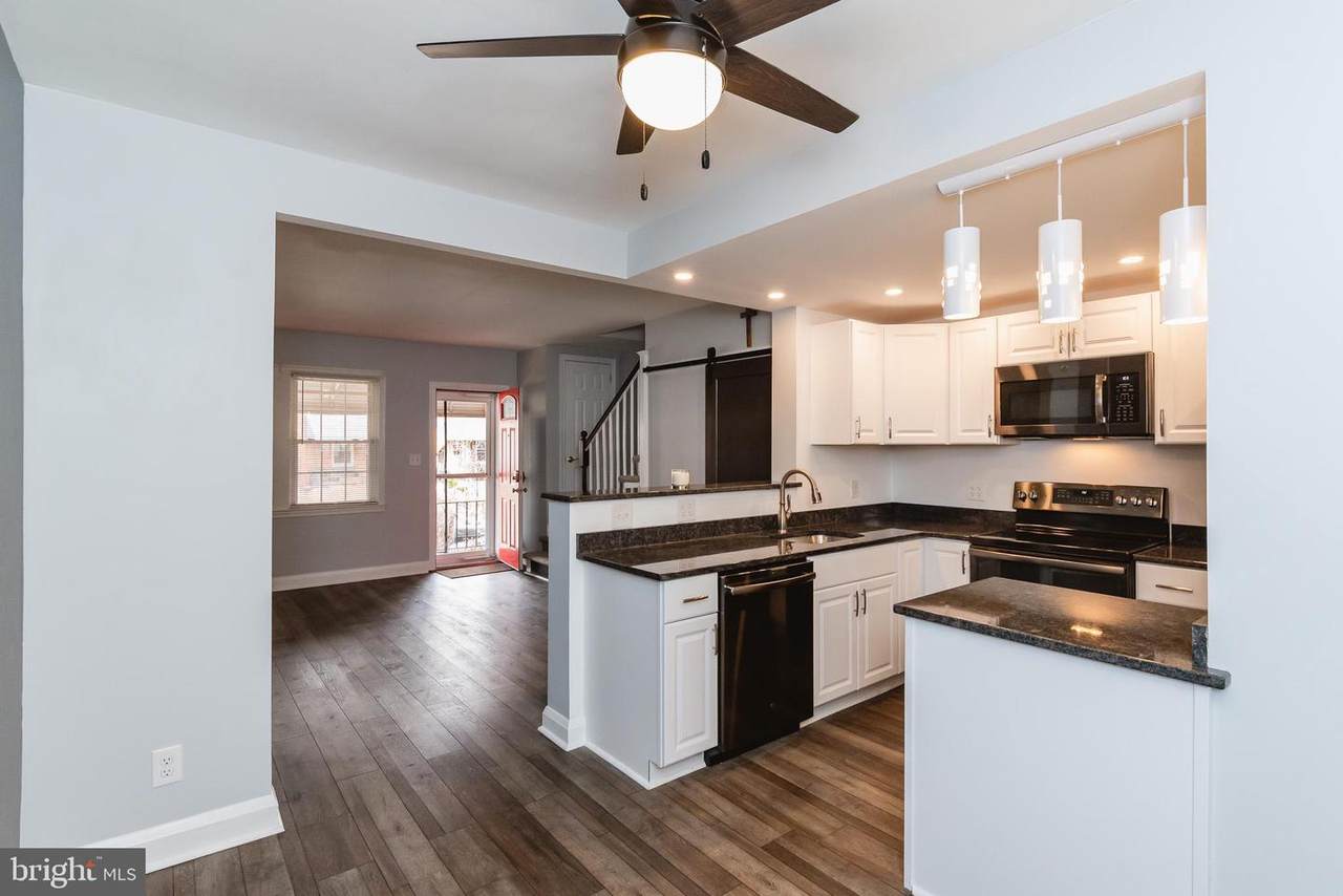 4402 Newport Avenue - Photo 1