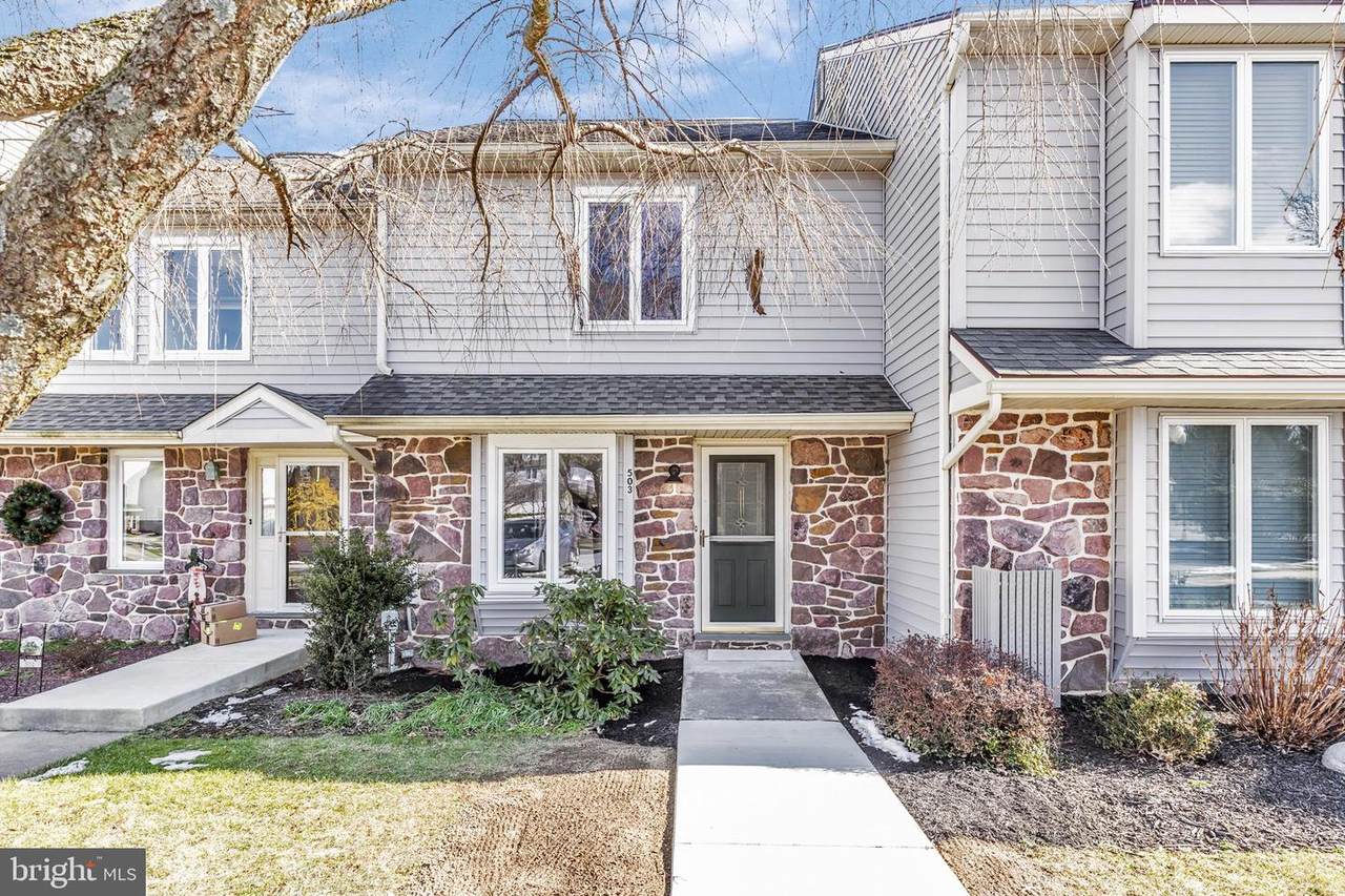 503 Pinebrooke Circle - Photo 1
