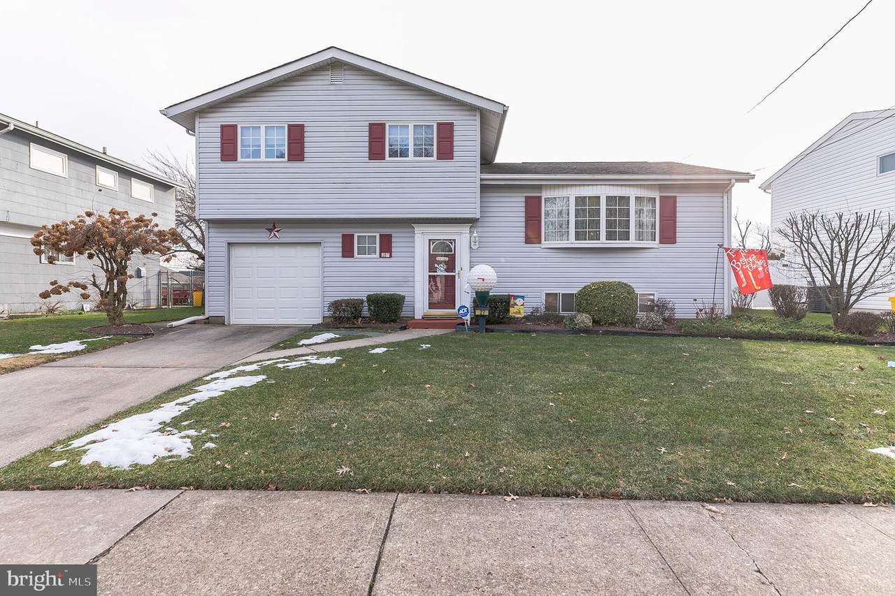 27 Mark Twain Drive - Photo 1