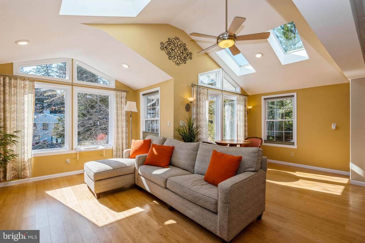 2615 Moreland Place - Photo 1
