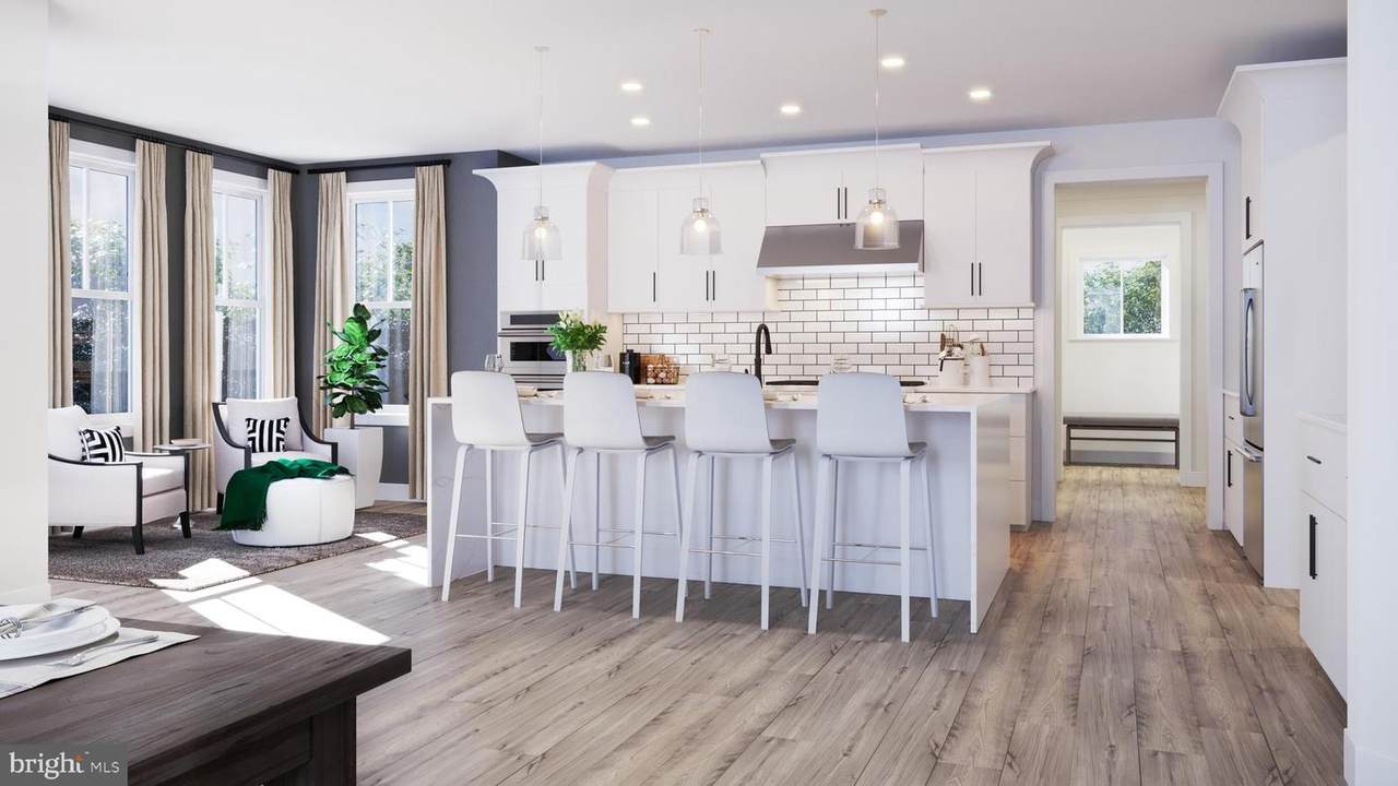2526 Remington - Photo 1