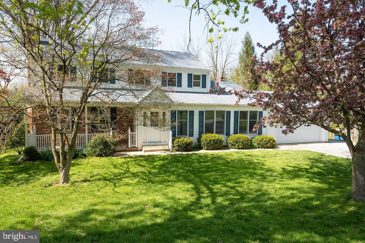 921 Baylowell Drive - Photo 1