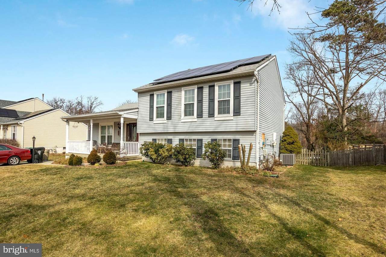 8 Rosalind Circle - Photo 1