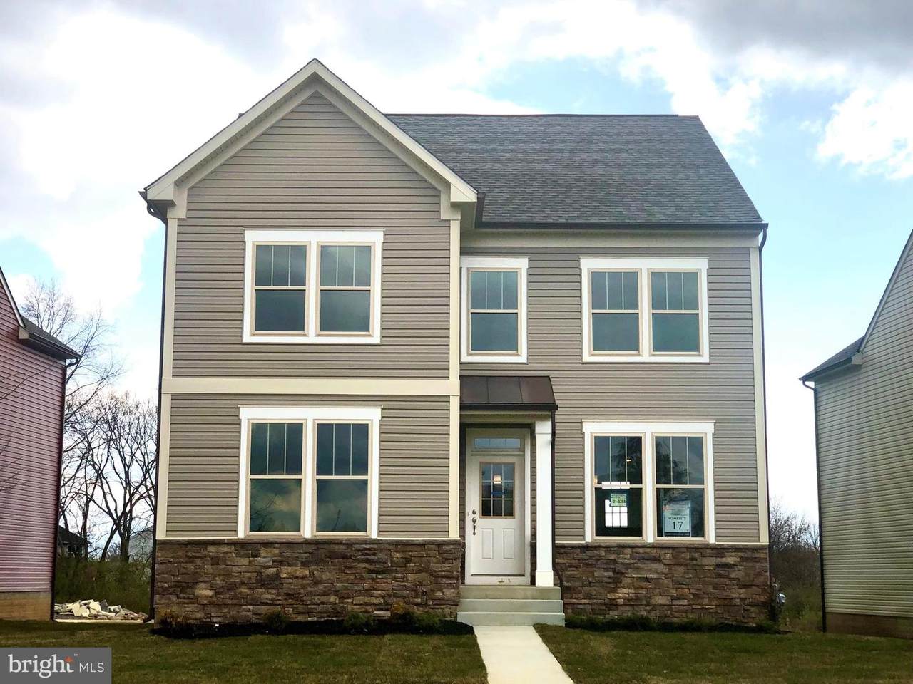 306 East 16Th Street - Photo 1