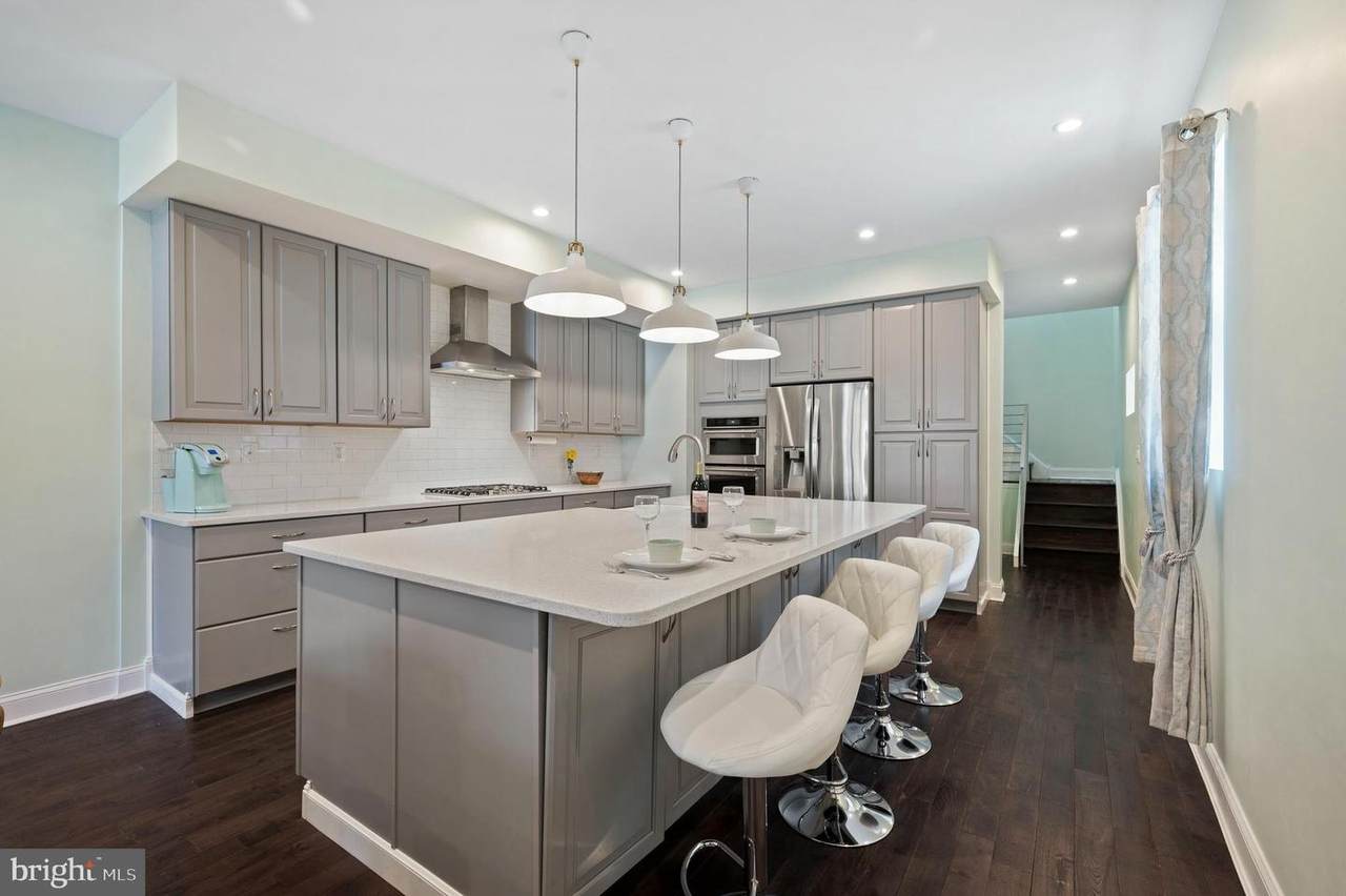 722 Dickinson Street - Photo 1