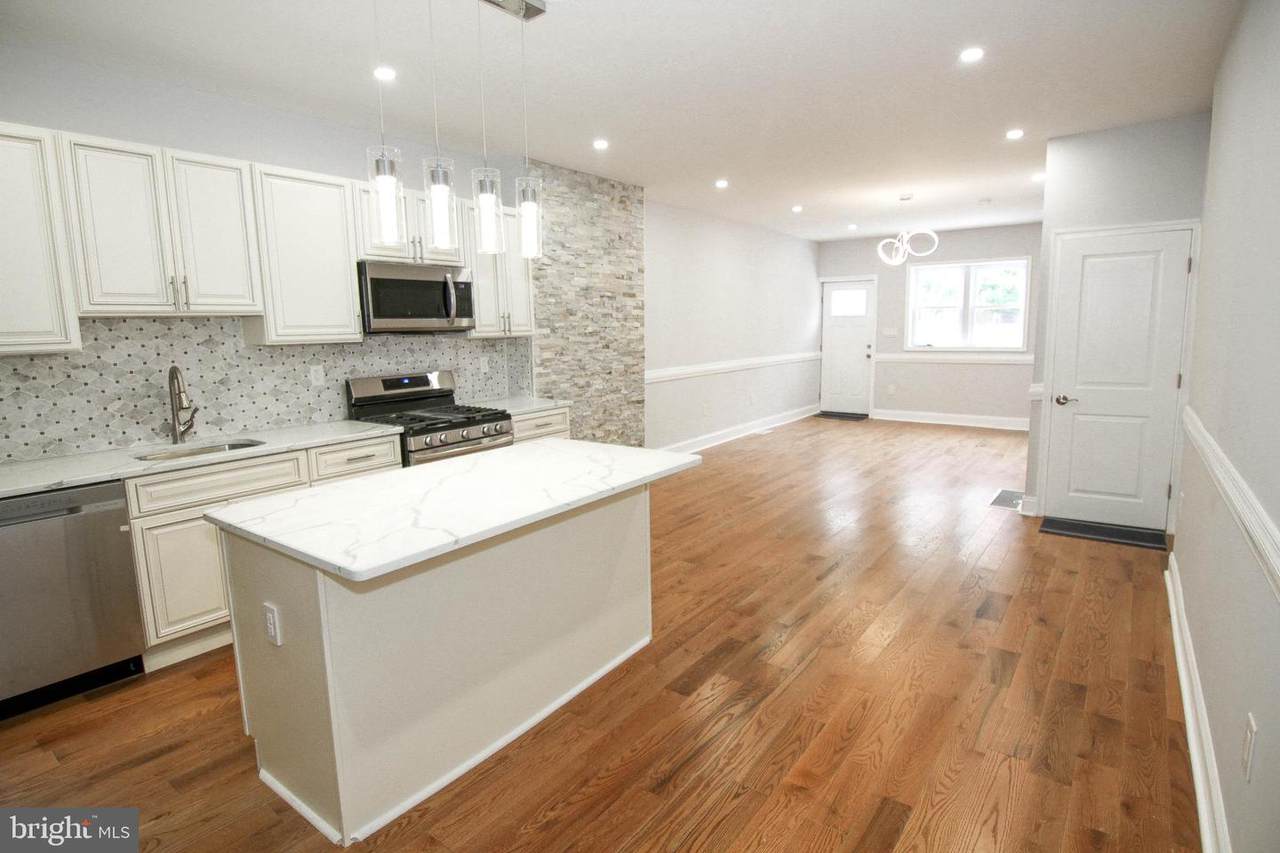 1109 Christian Street - Photo 1