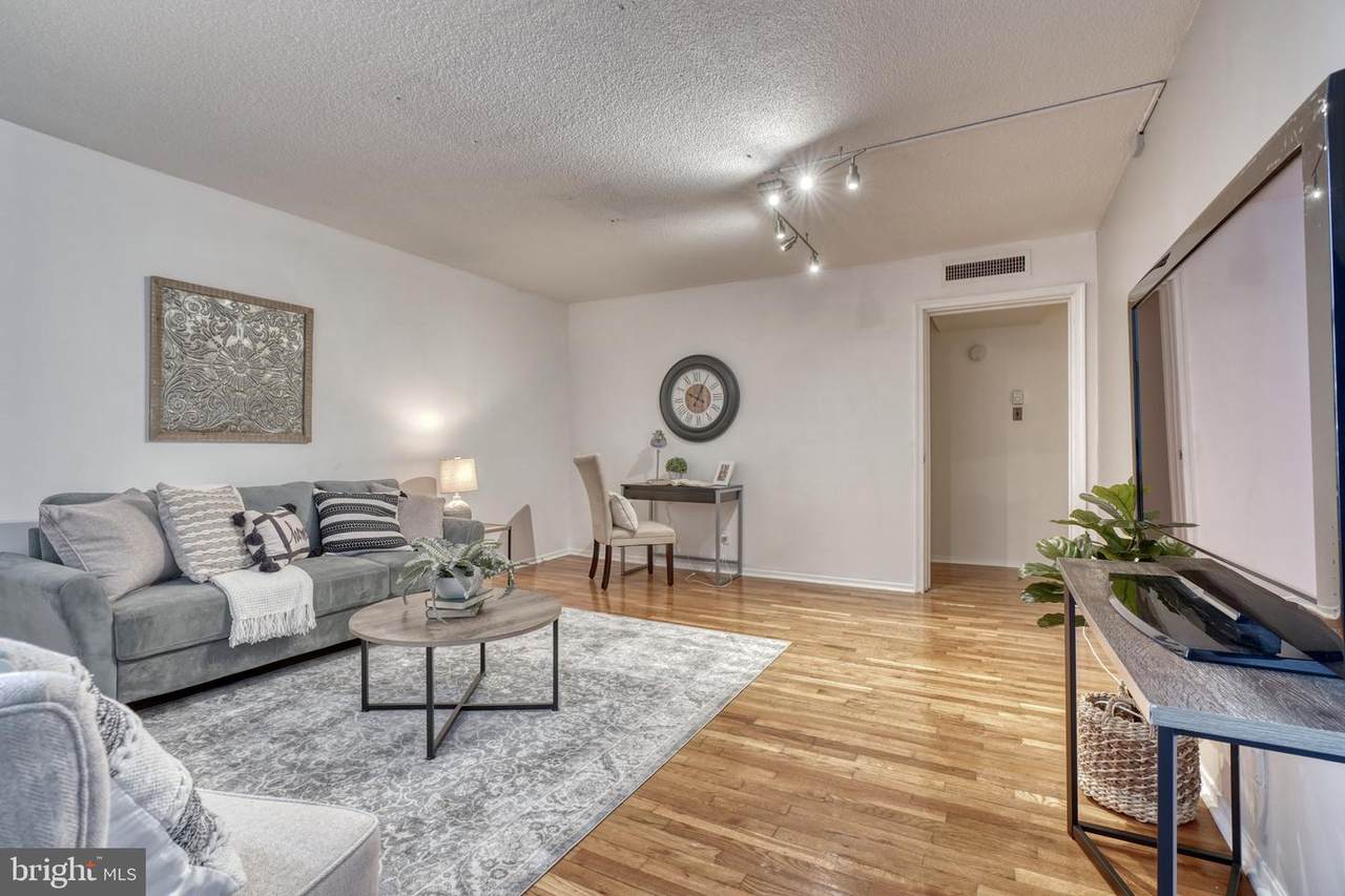 1101 Saint Paul Street - Photo 1