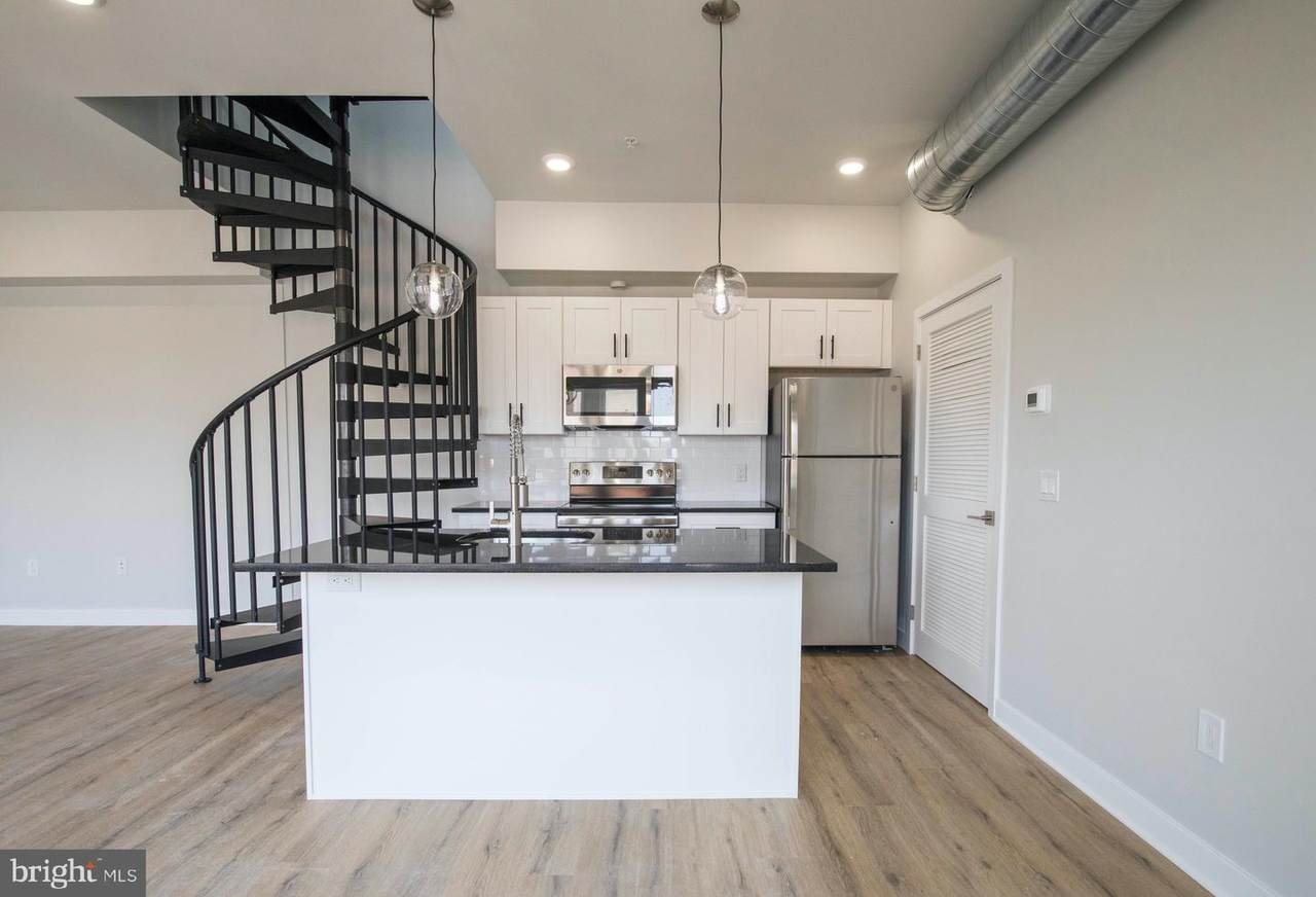 2045-49 2ND Street - Photo 1