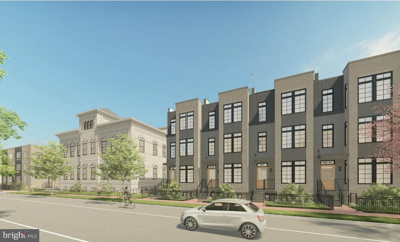 442 R Street - Photo 1