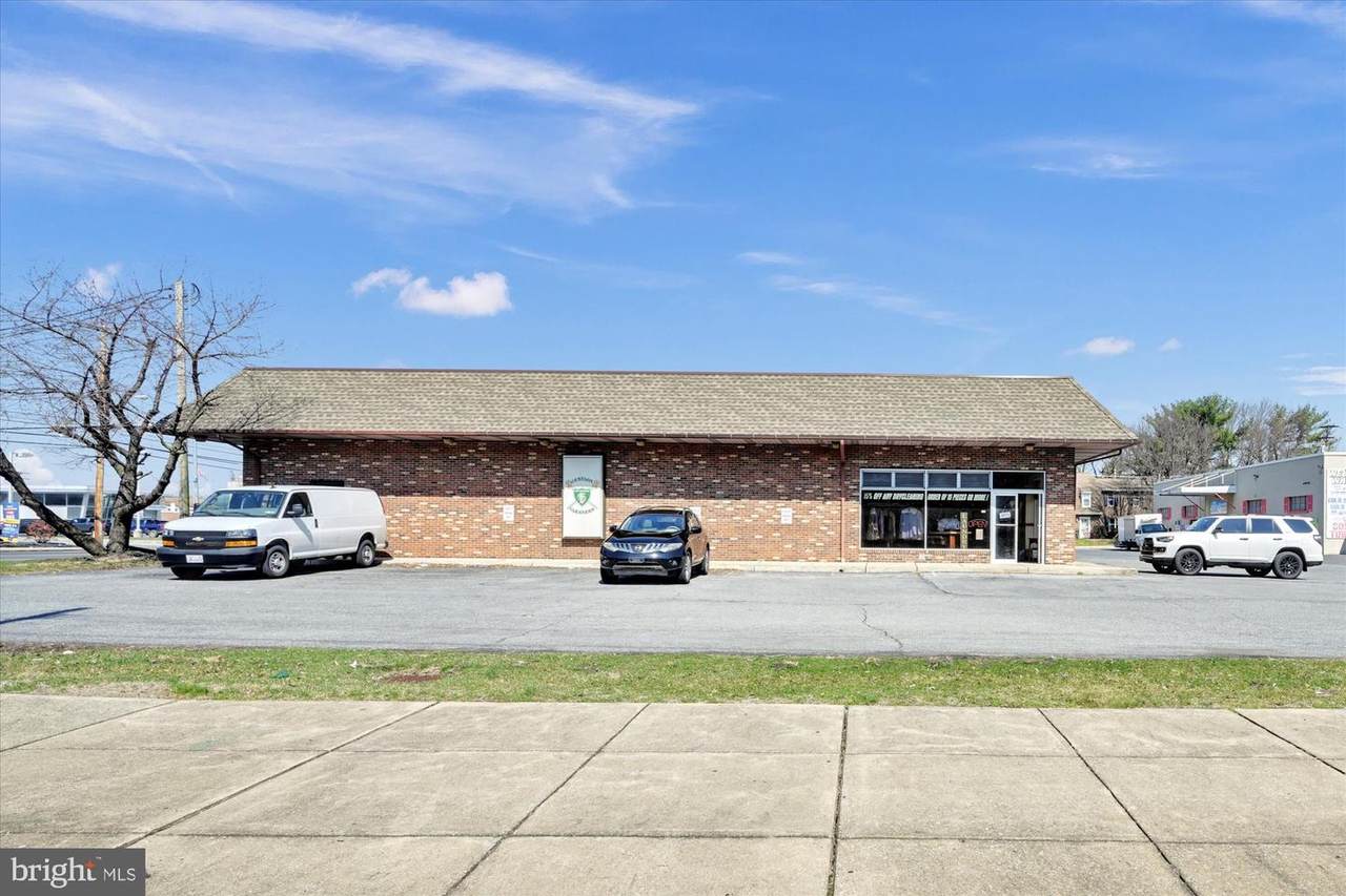 1141 Walnut Street - Photo 1