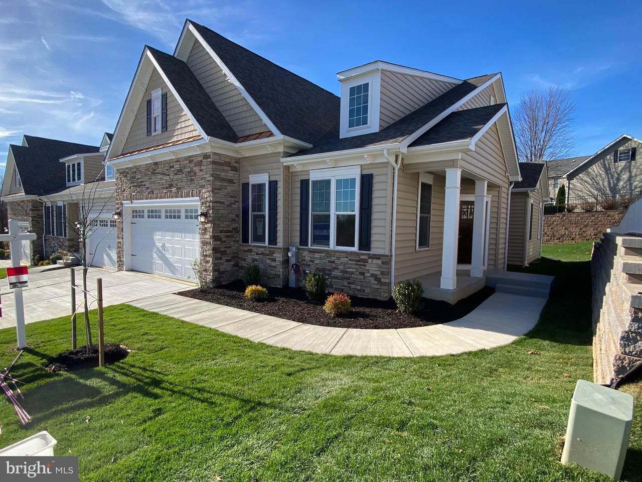 2768 Castlefield Drive - Photo 1