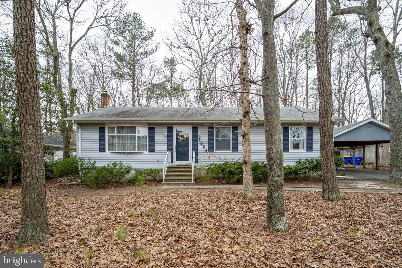 2034 Ramblewood Dr N - Photo 1