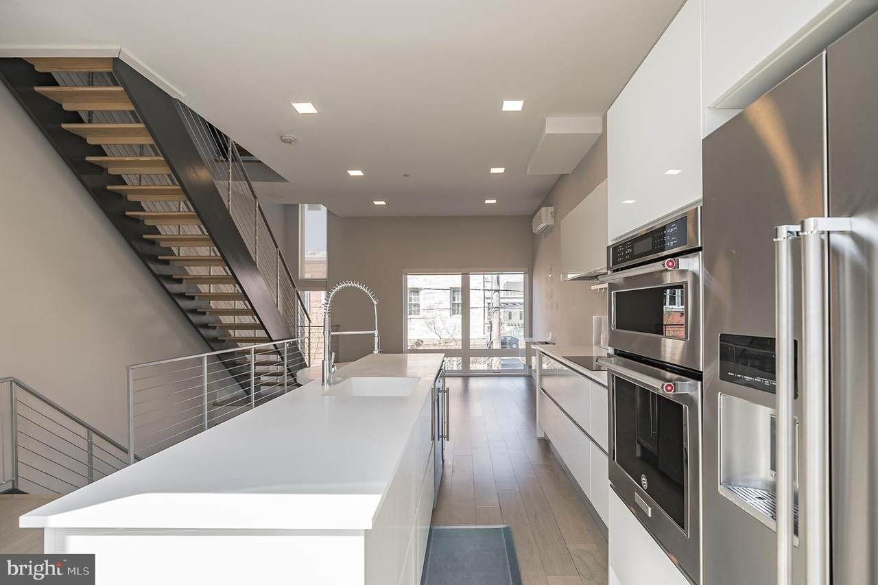1127 Leopard Street - Photo 1