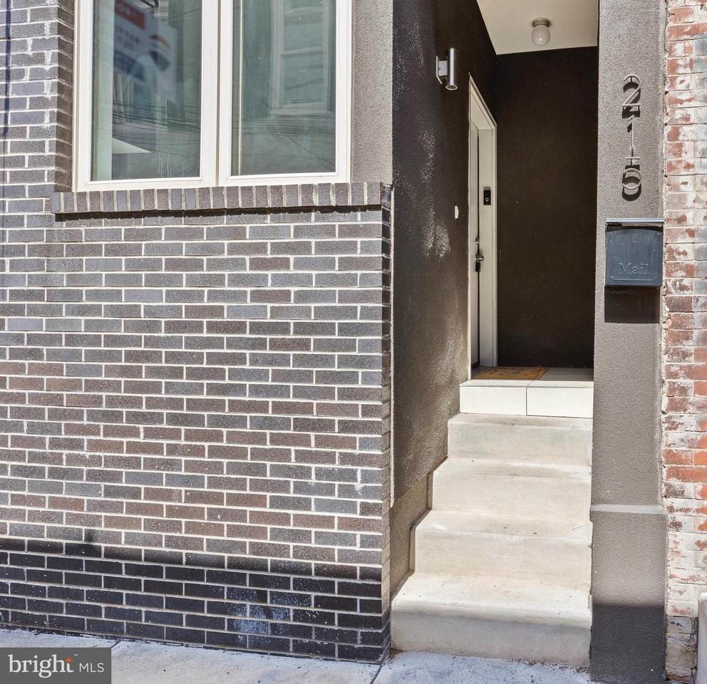 215 Mercer Street - Photo 1