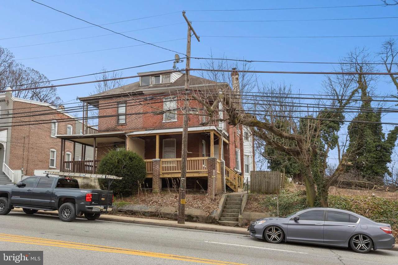 838 Upland Avenue - Photo 1