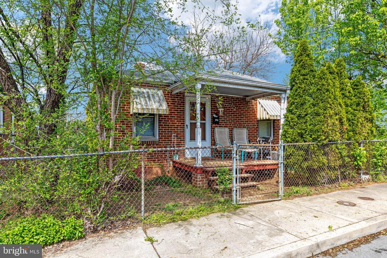 305 Highland Avenue - Photo 1