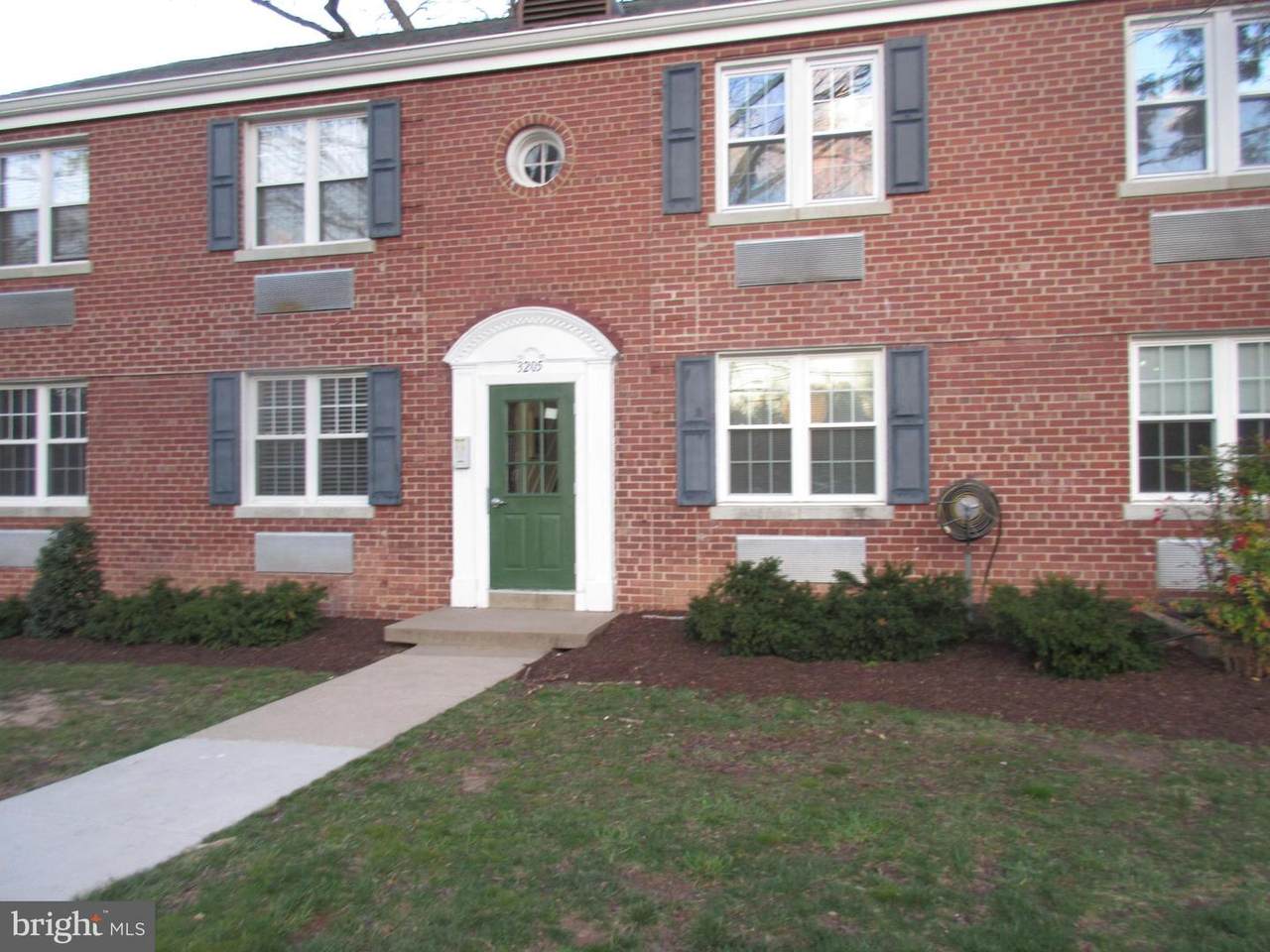 3205 Commonwealth Avenue - Photo 1