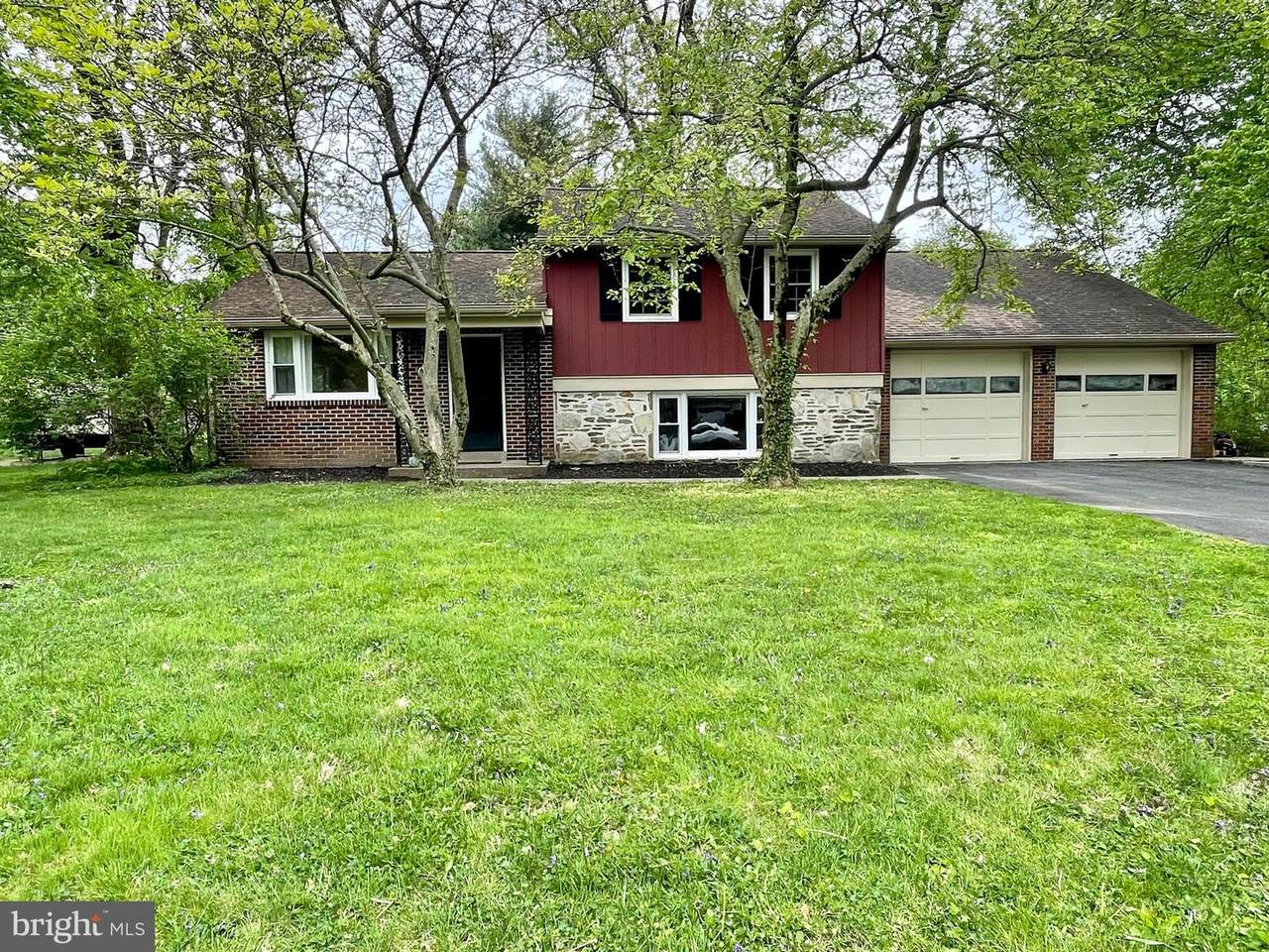 538 Meadow Road - Photo 1
