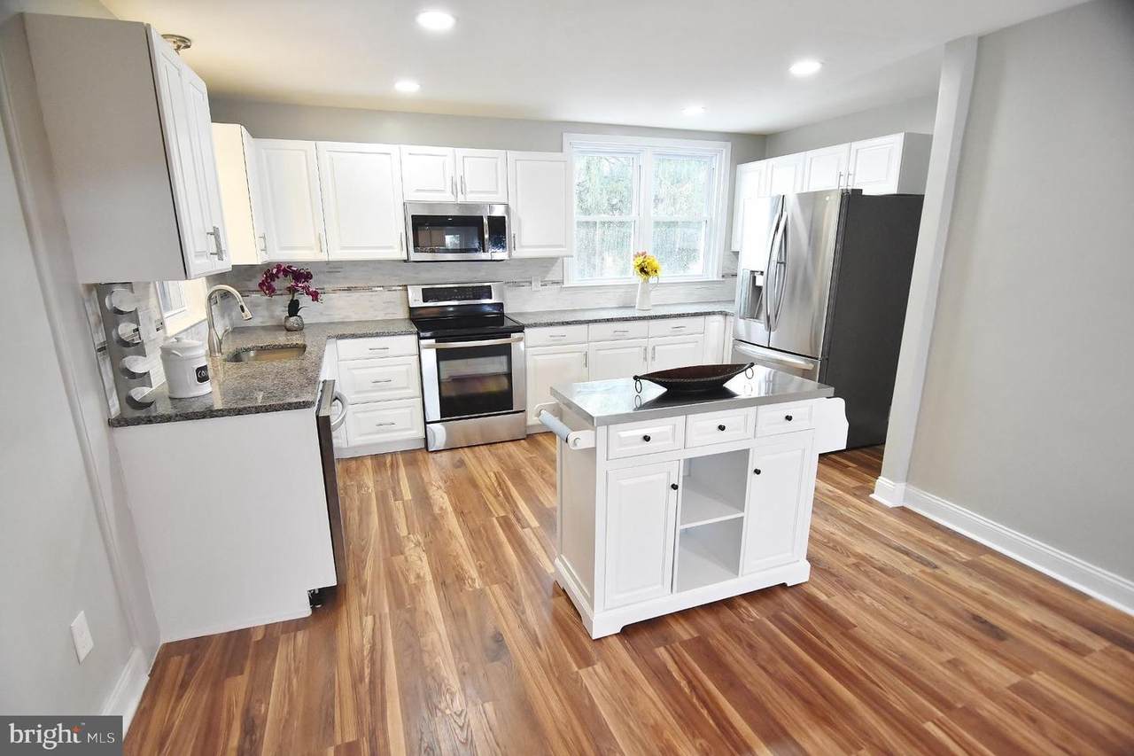 615 Tyson Avenue - Photo 1