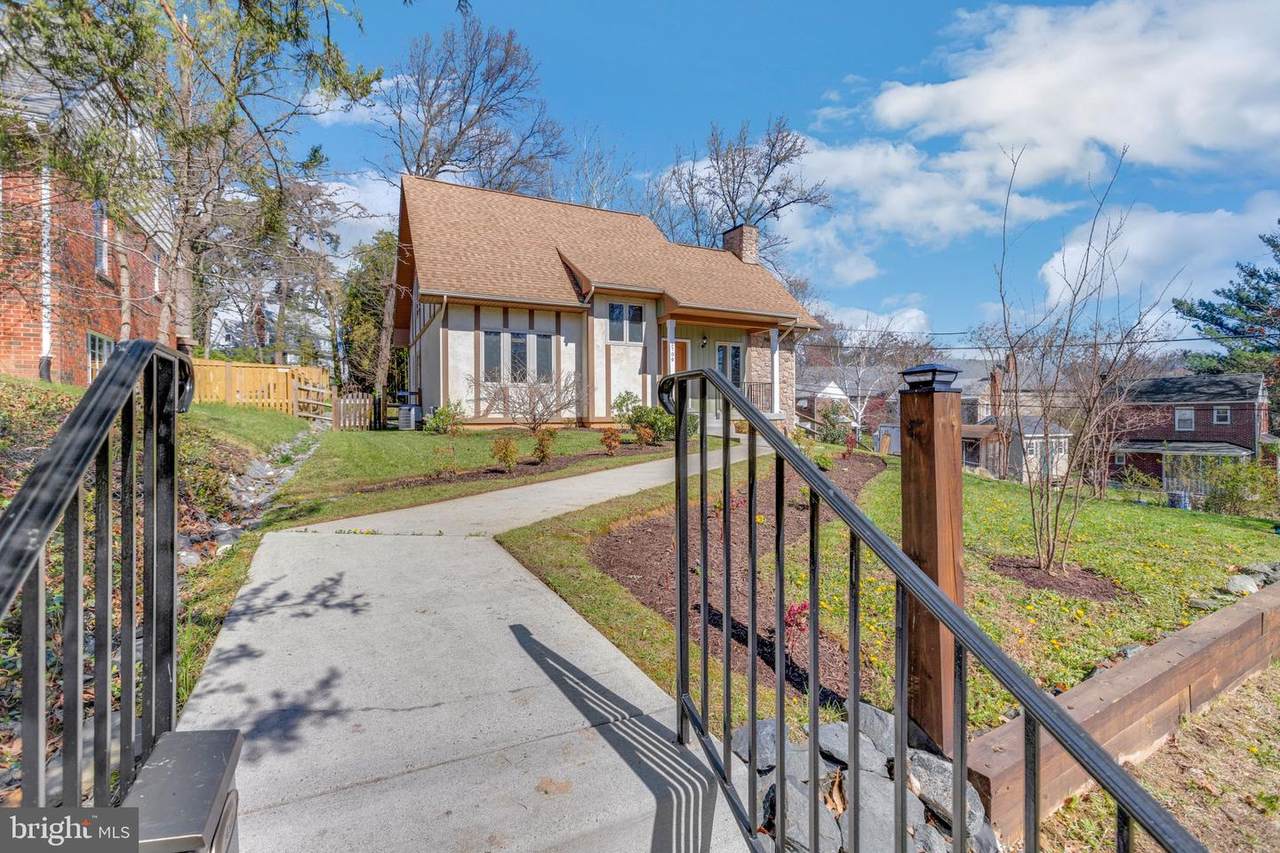 2706 Parkway Place - Photo 1