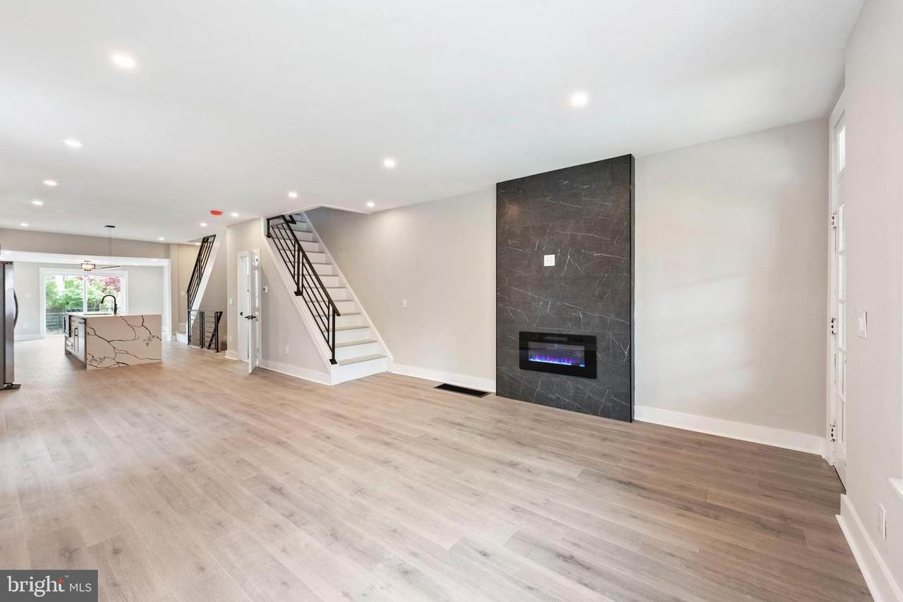 611 Hermitage Street - Photo 1