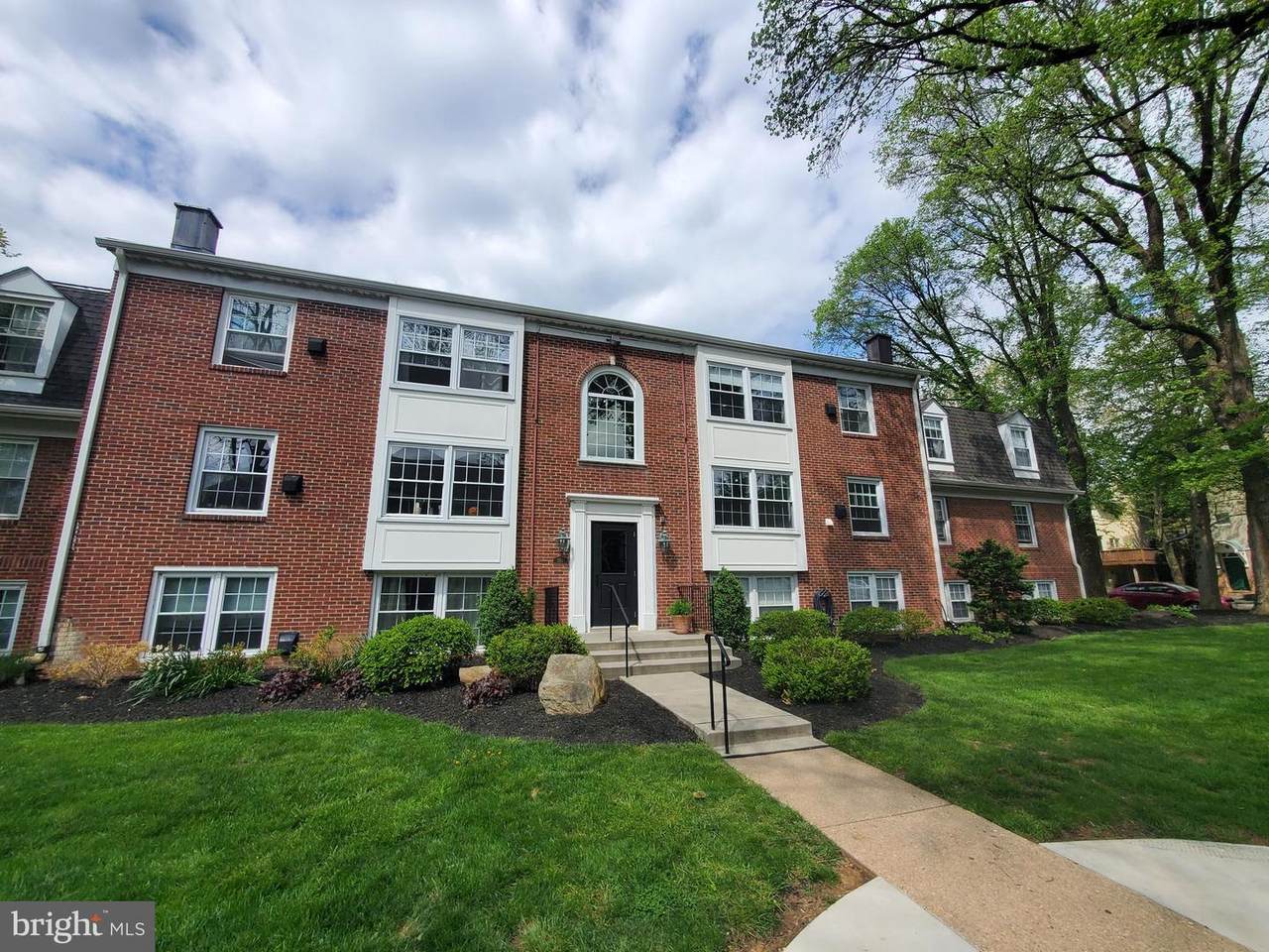 353 Homeland Southway - Photo 1