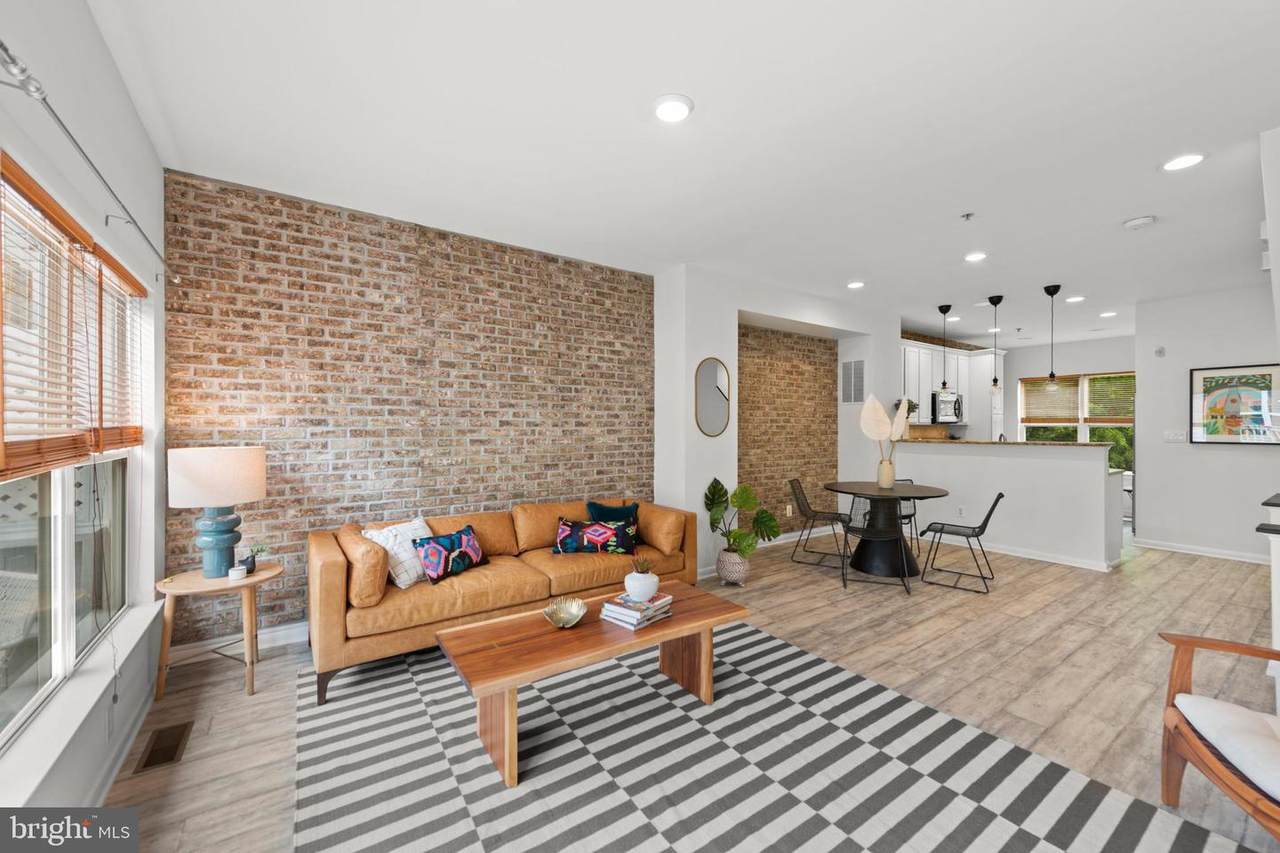 1207 V Street - Photo 1