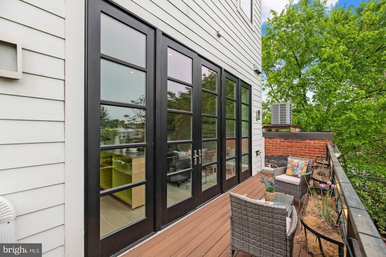 732 15TH Street - Photo 1