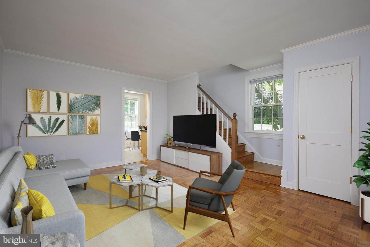 1600 Barton Street - Photo 1
