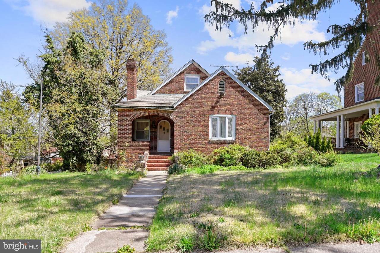 2406 Mayfield Avenue - Photo 1