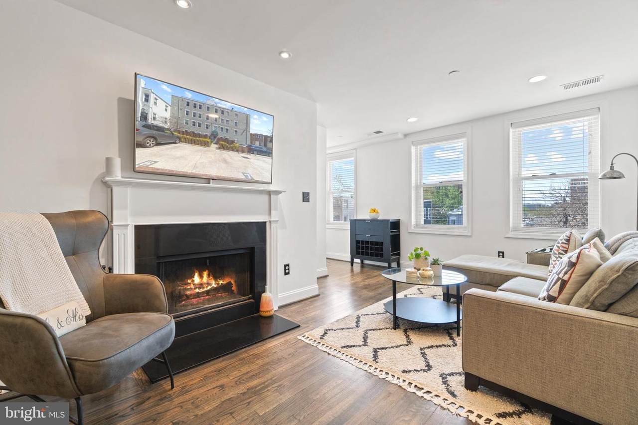 730 11TH Street - Photo 1