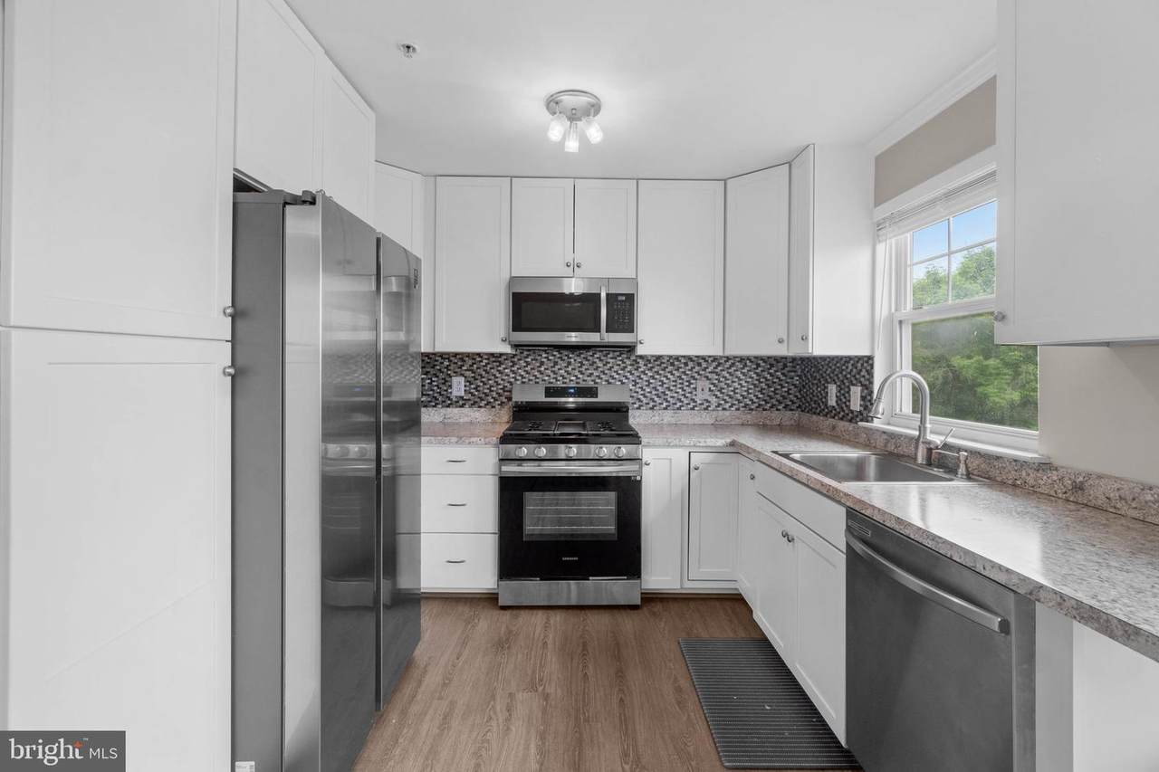 4013 Cole Boulevard - Photo 1