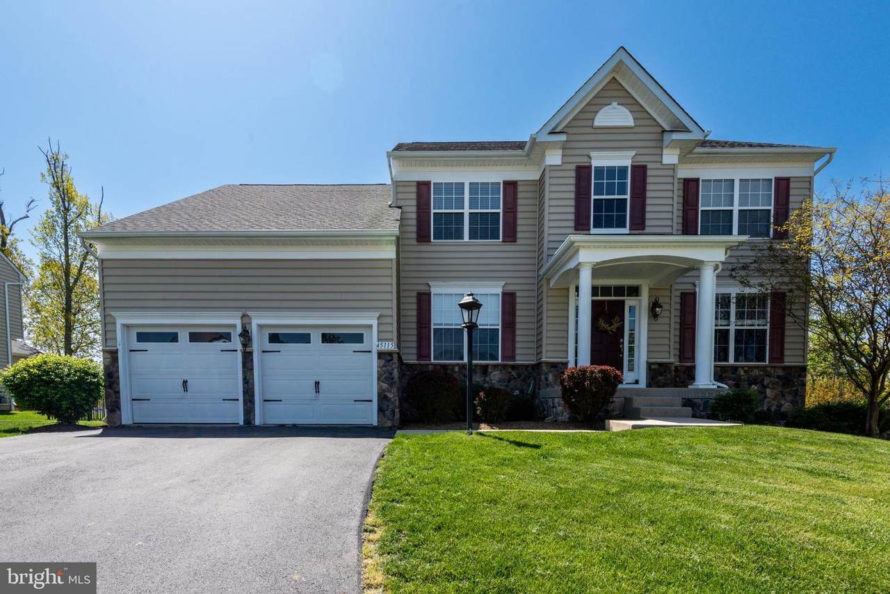 45115 Woodhaven Drive - Photo 1