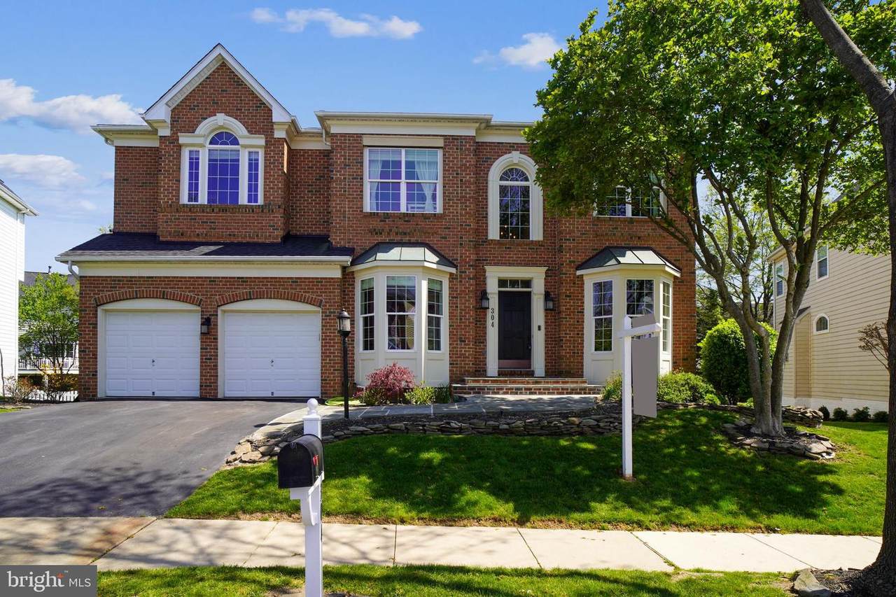 304 Summer Garden Way - Photo 1