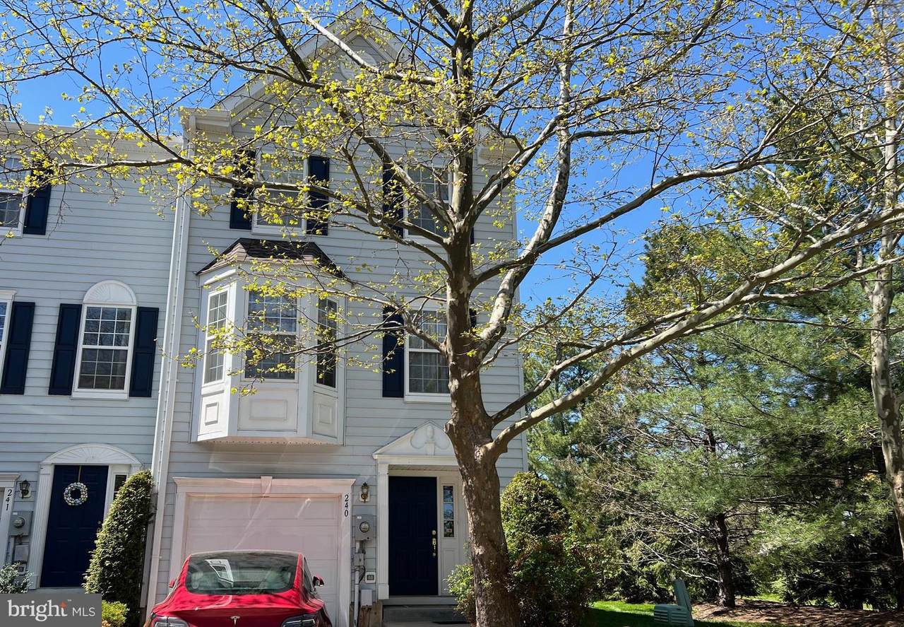 240 William Livingston Court - Photo 1