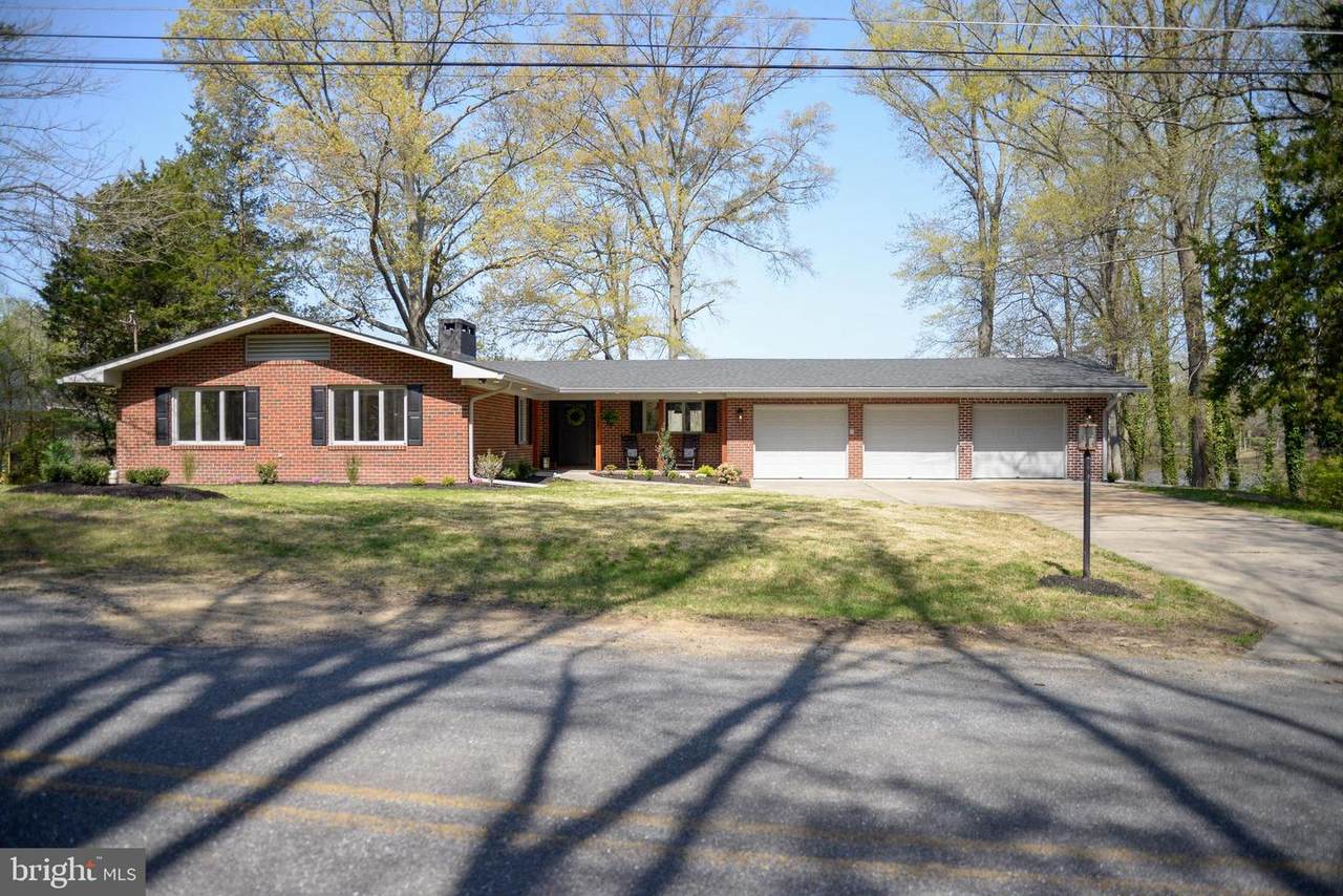 127 Lakeview Drive - Photo 1