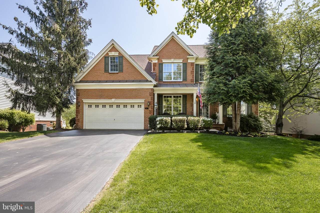 5627 Shoal Creek Drive - Photo 1